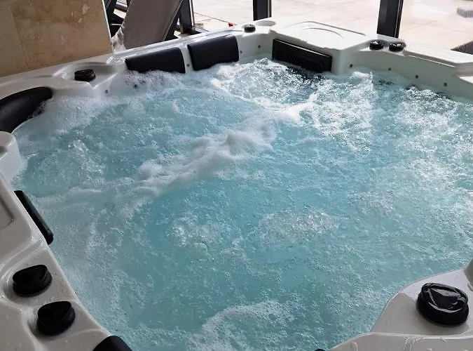 Melissa Pool & Mamaia-nord Apartamento *