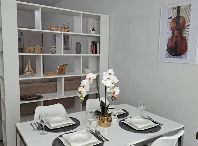 Melissa Pool & Mamaia-nord Apartamento *