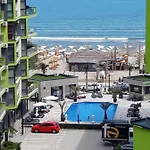 Melissa Pool & Mamaia-nord Apartment *