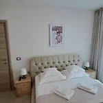 Melissa Pool & Mamaia-nord Apartment Navodari