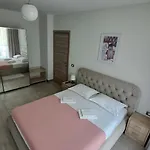 Melissa Pool & Mamaia-nord Apartment *