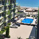 Melissa Pool & Mamaia-nord Apartment *