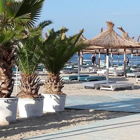 Melissa Pool & Mamaia-nord Нэводари