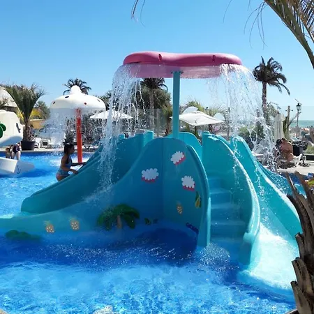 Melissa Pool & Mamaia-nord *