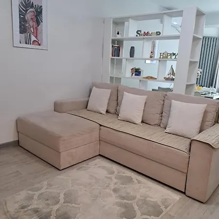 Melissa Pool & Mamaia-nord Apartmán *