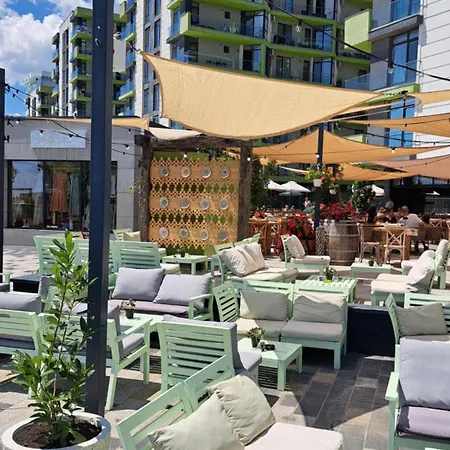 Melissa Pool & Mamaia-nord Apartment *